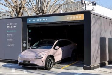 Onvo L60 at a Nio Battery Swap Station