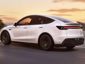 Tesla Model Y 2025