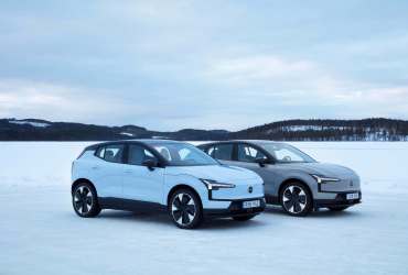 Volvo EX30 in the snow