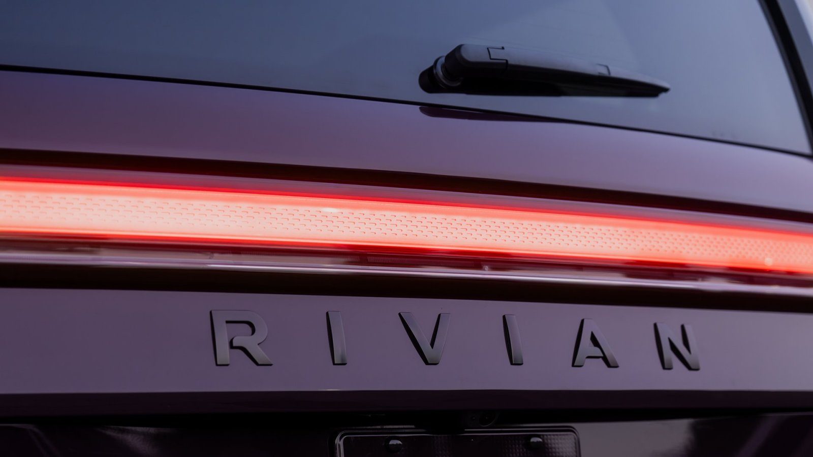 Rivian R1S Quad