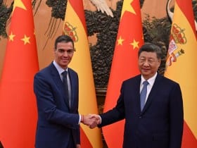 Pedro Sanchez and Xi Jinping