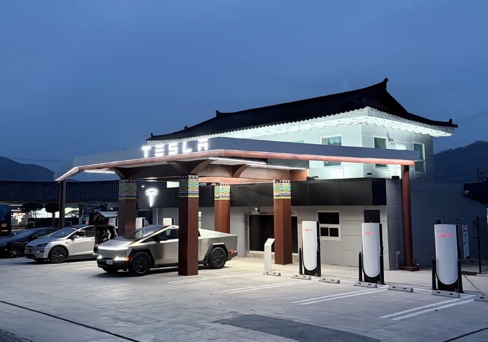 Tesla Supercharger