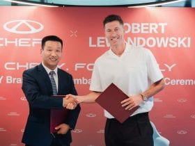 Chery with Robert Lewandowski