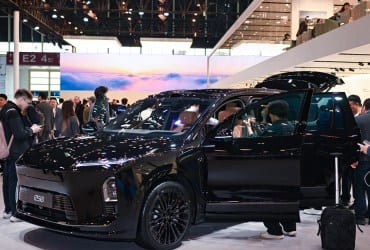 Nio ES8