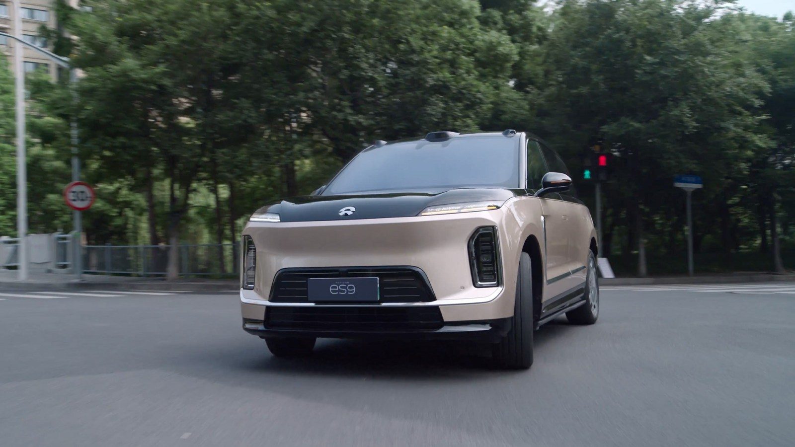 Nio ES9