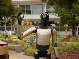 Tesla Optimus robot