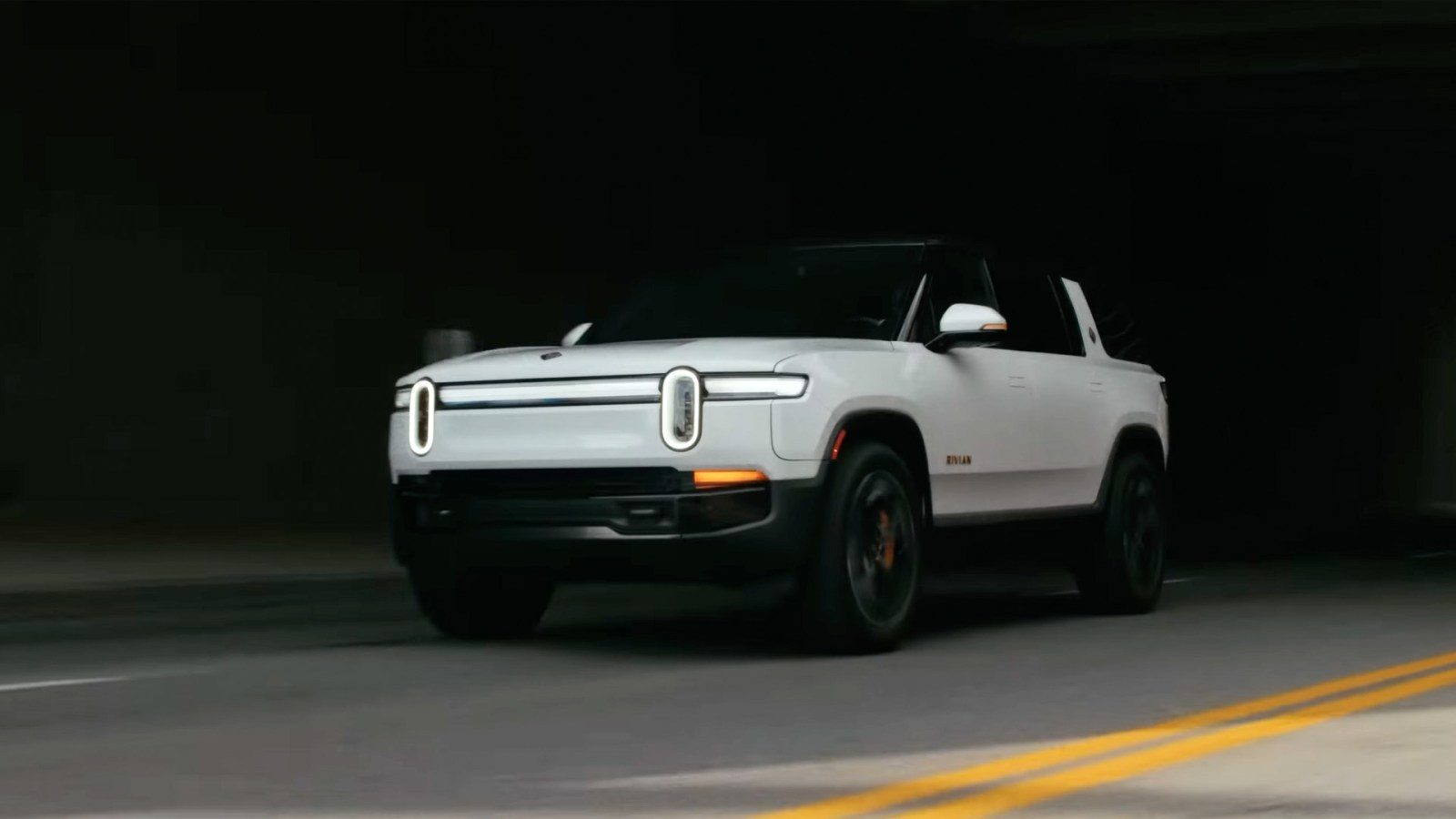 Rivian R1S