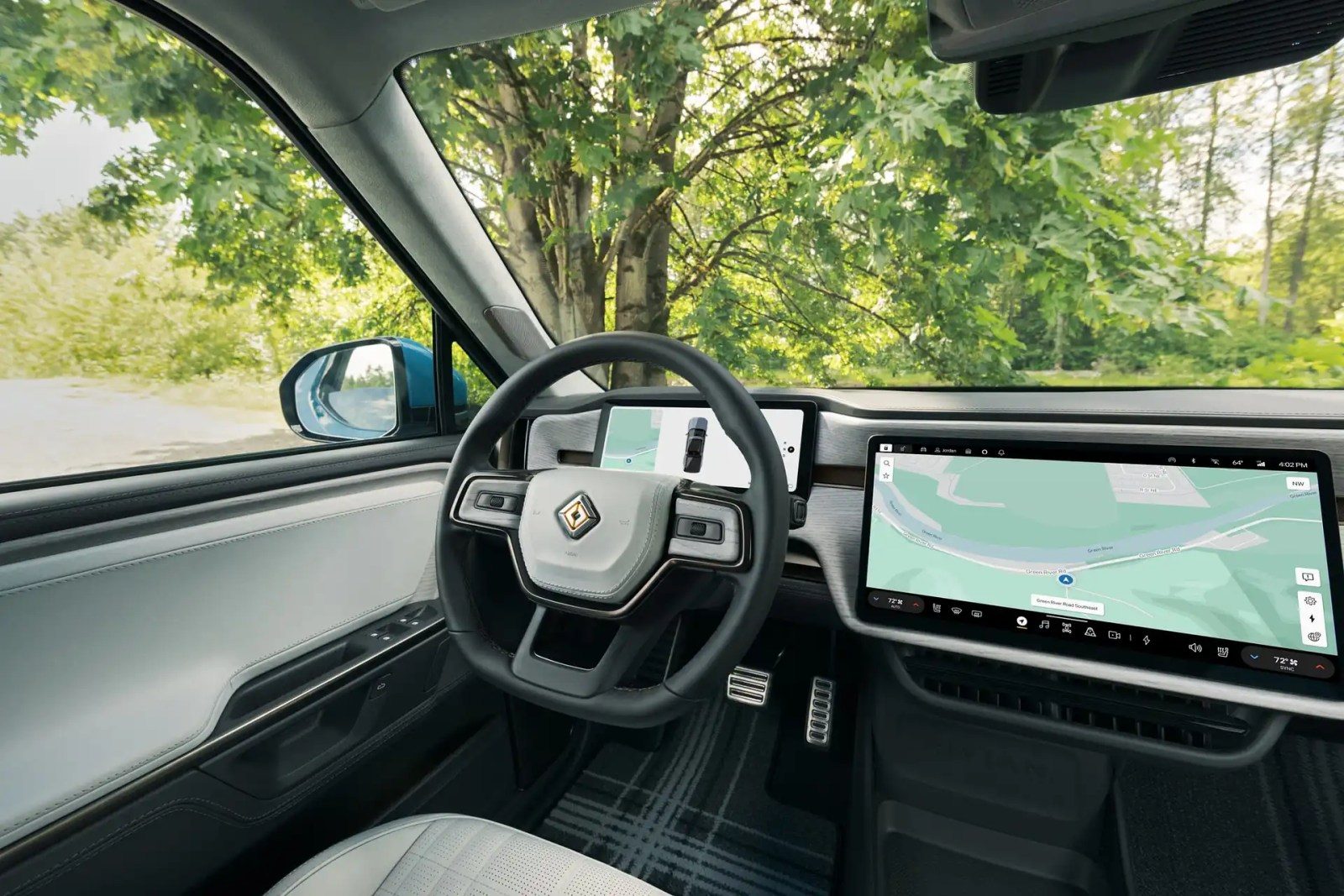 Rivian R1T interior
