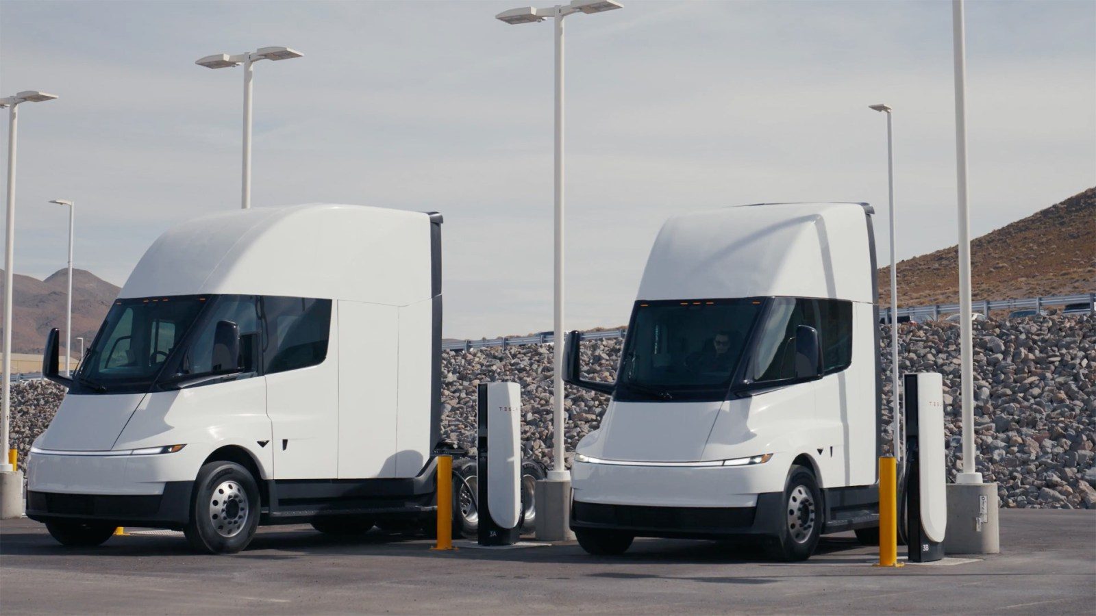 Tesla Semi charging