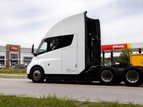 Tesla Semi at a Pilot site