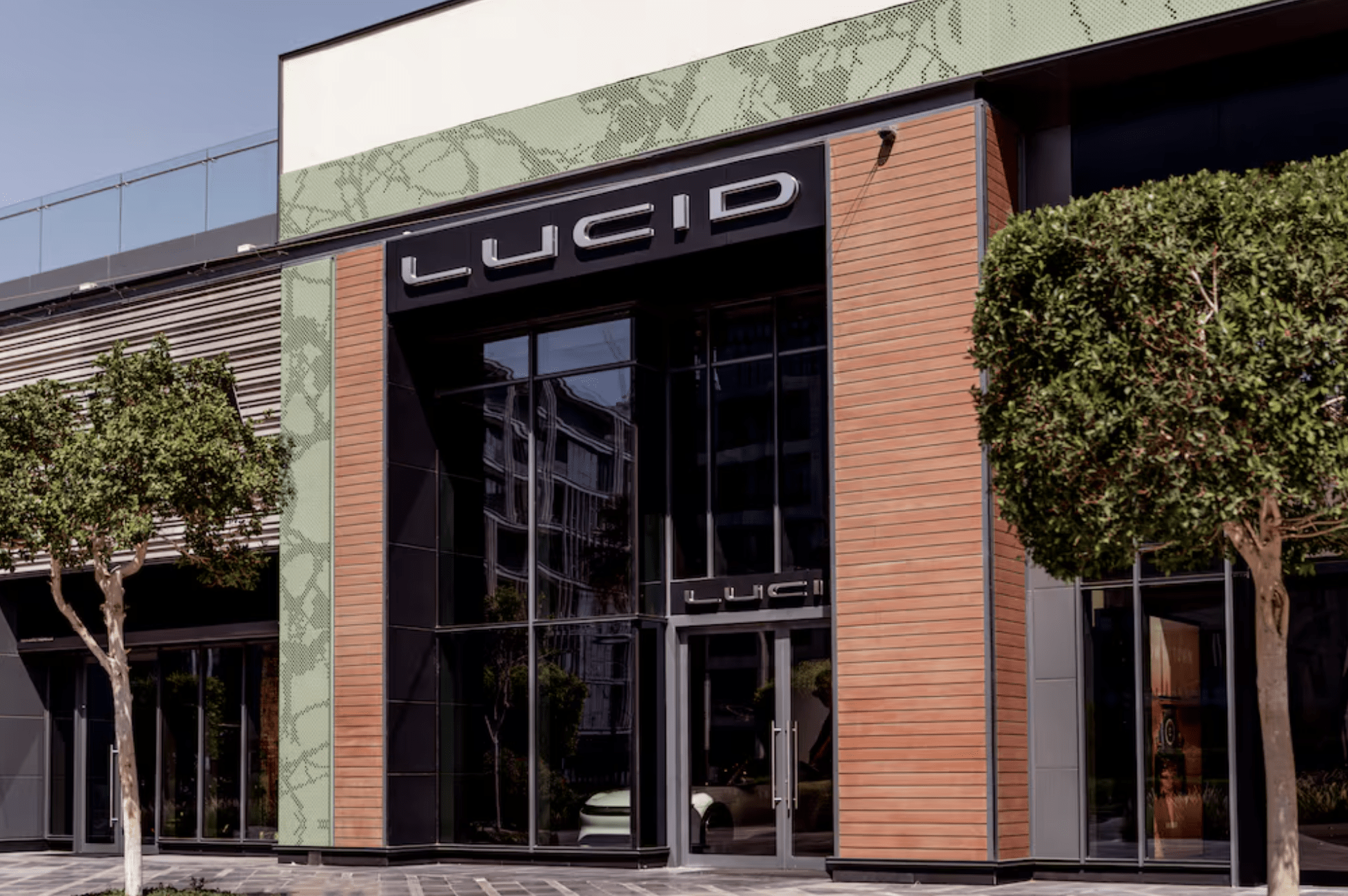 Lucid Ships First Air Sedans from Saudi Arabia Plant [Video] | EV
