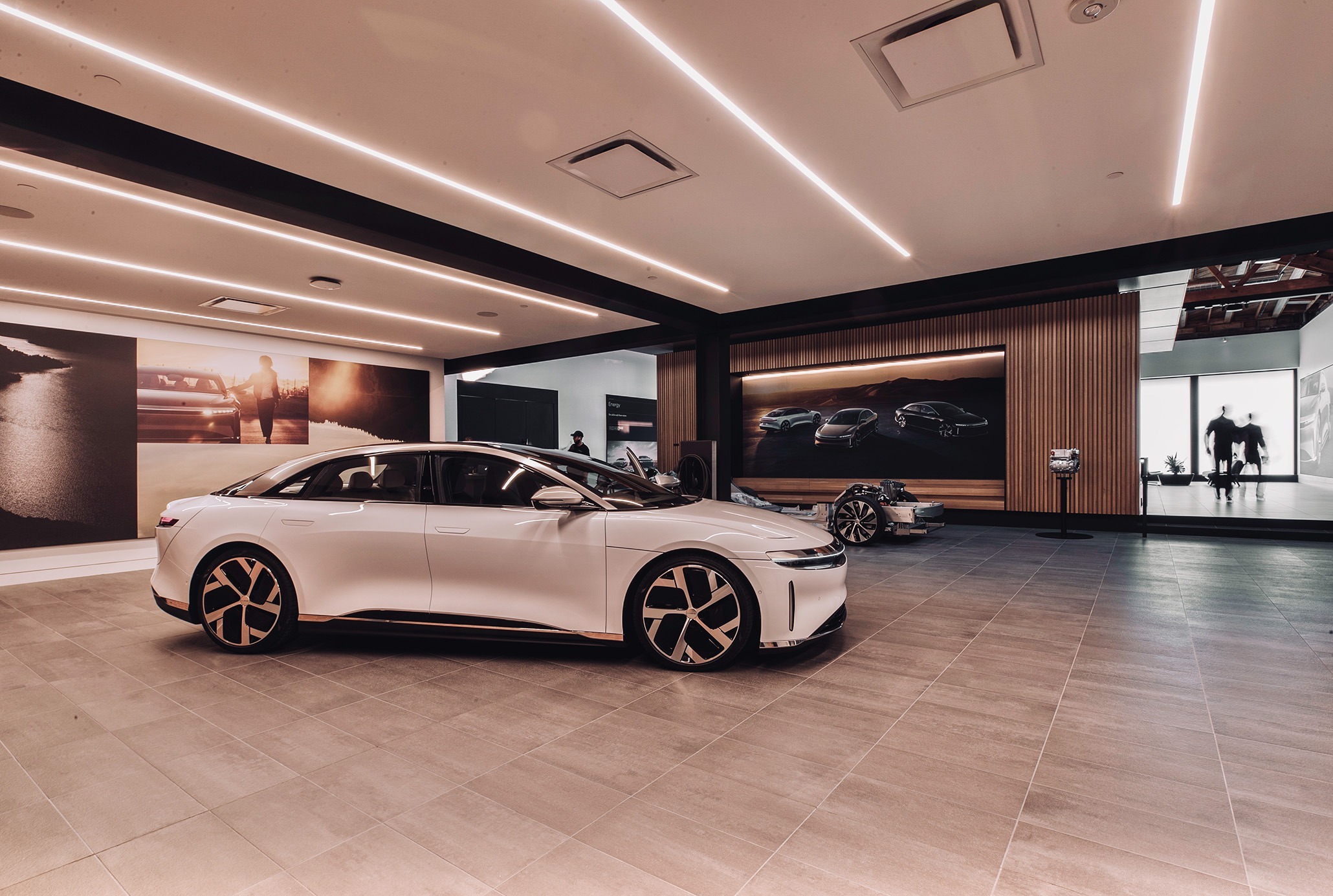 Lucid to Introduce Importers, Agency Model in Europe, Interim CEO Says | EV