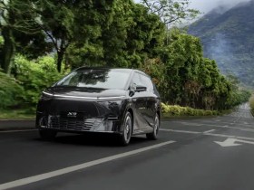 XPeng 2025 X9