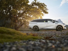 XPeng X9 model