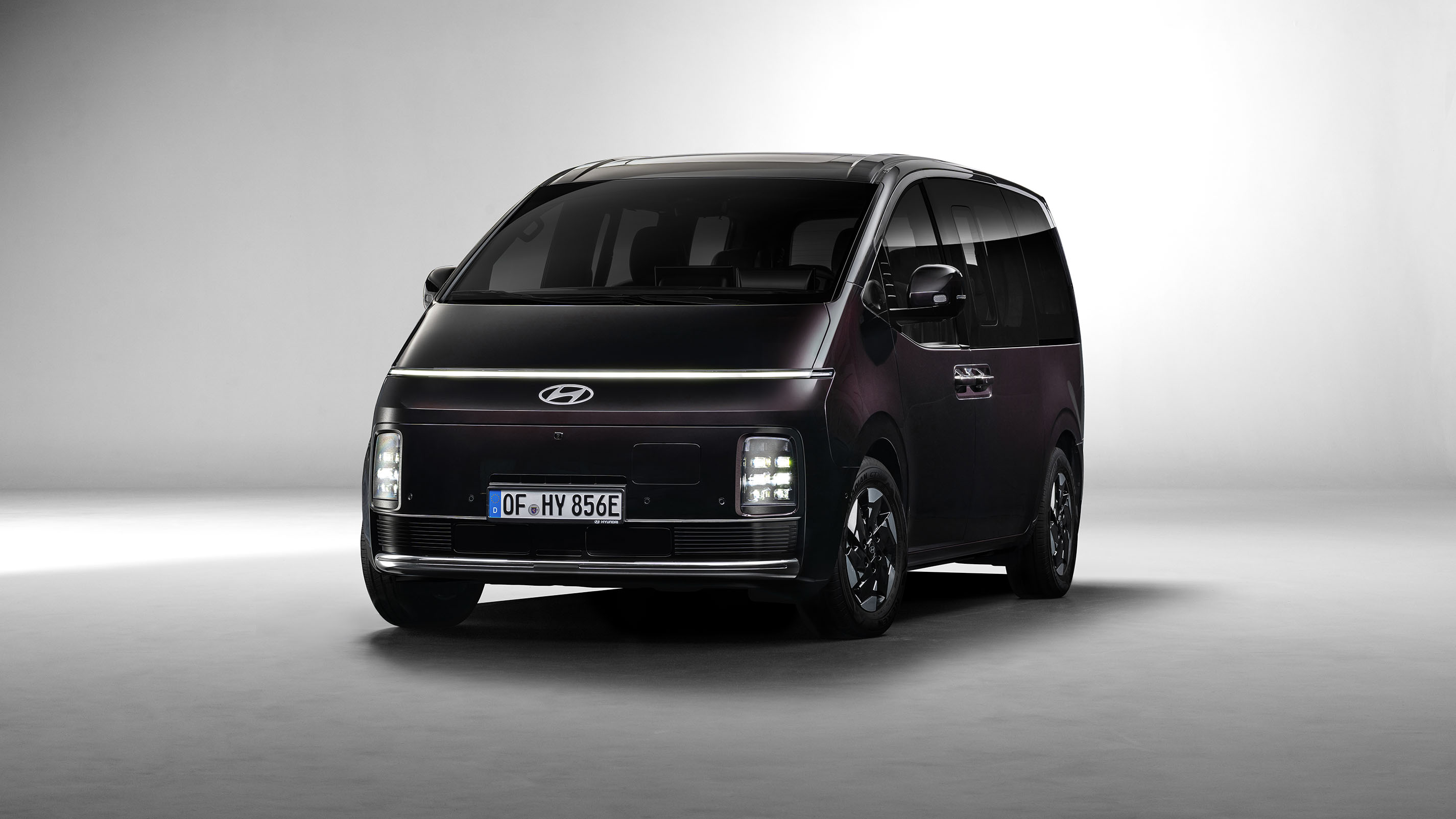 Hyundai Unveils Electric Staria MPV With Up to Nine Seats | EV