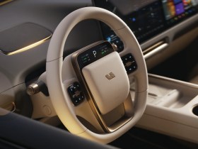 Li Auto i8 Interior