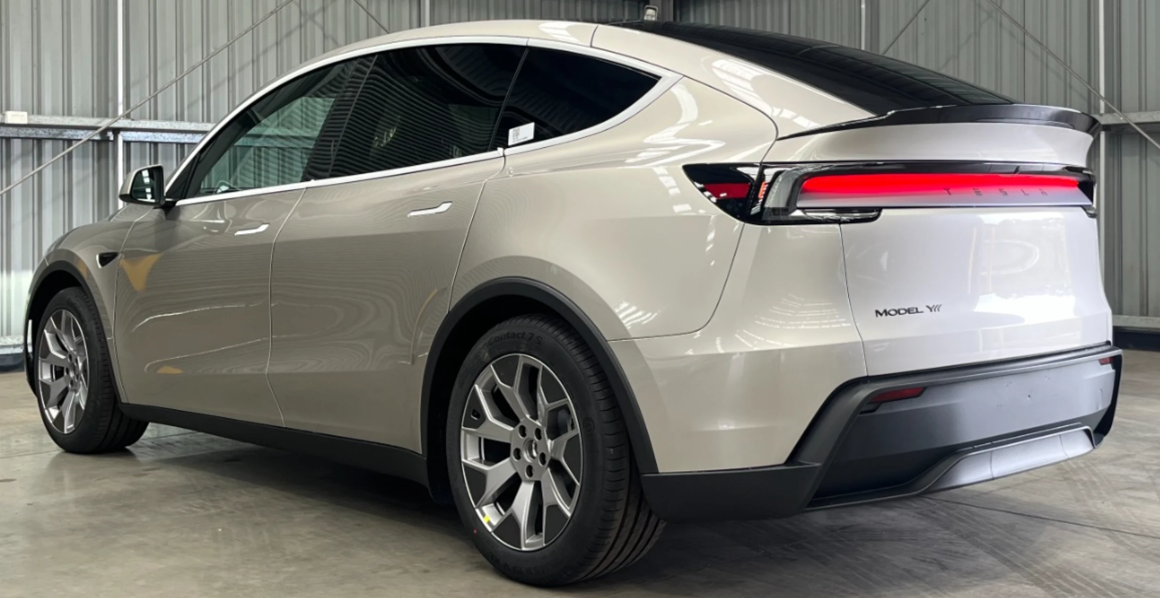 Tesla Receives Approval for Model Y L in Australia